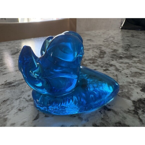 Vintage 2 Blue Birds of Happiness On Heart Art Glass Signed Leo Ward 1993 - Picture 2 of 5